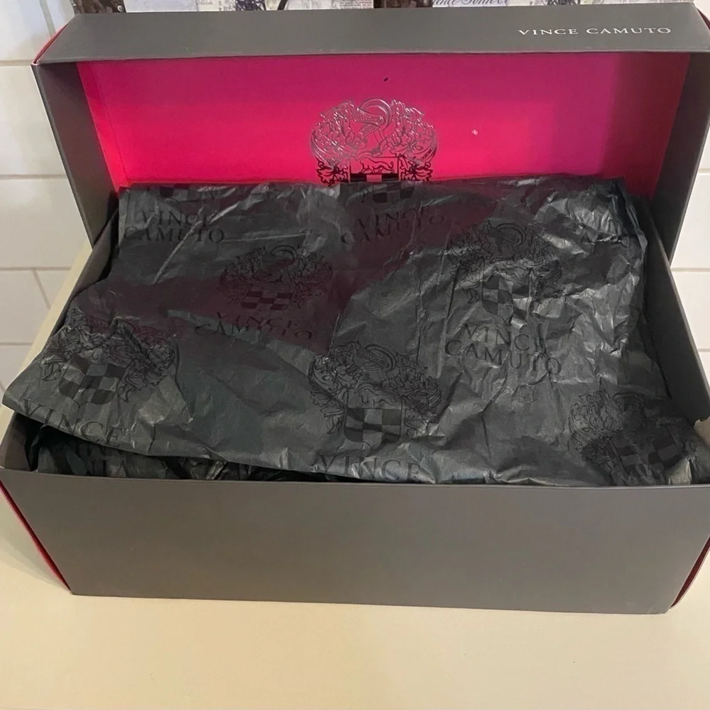 Vince Camuto Casha Perforated Ankle Booties. NIB NWT From Macys SZ 7.5 FIRM